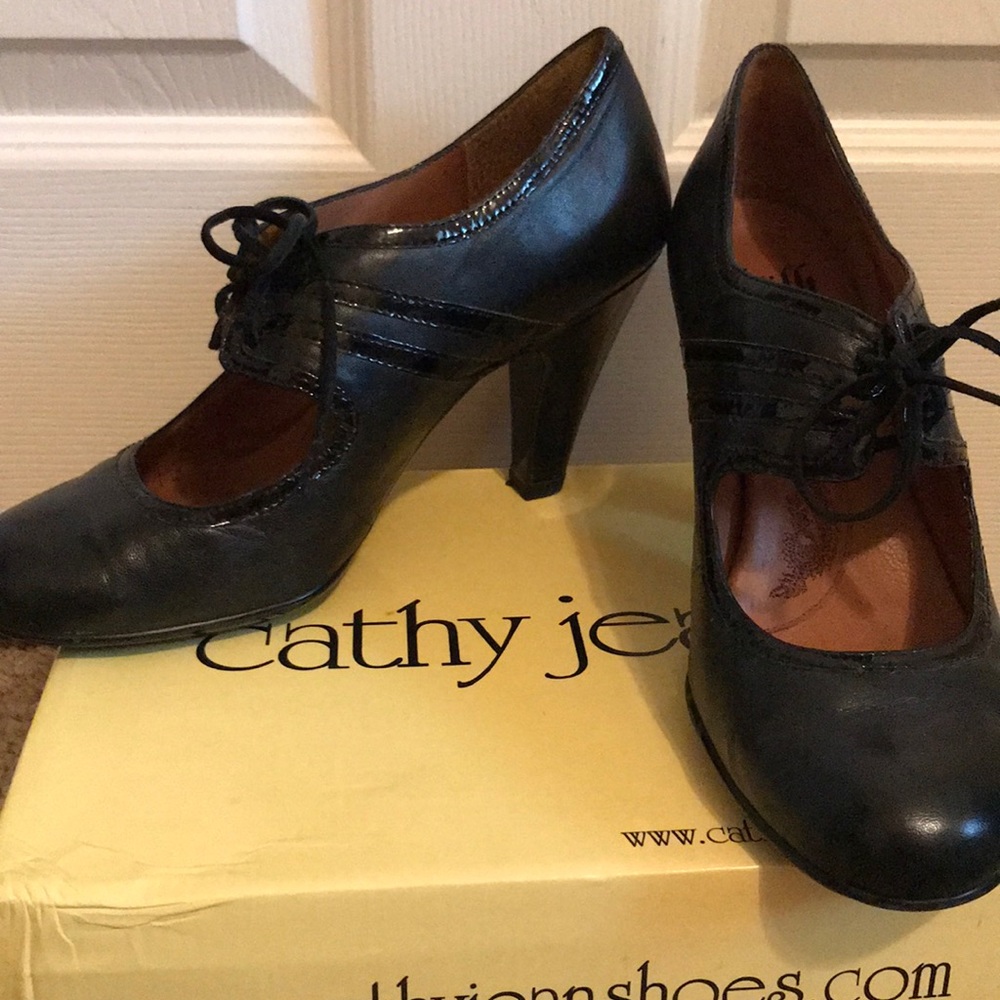 Women’s Mary Jane heels